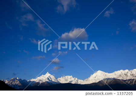 Umesato snowy mountain image Umesato snowy mountain image 1337205