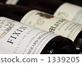 Wine bottle 1339205