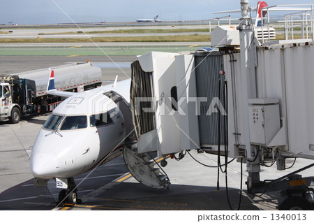 International Airport 1340013