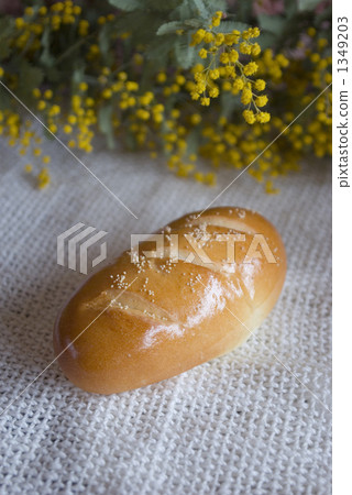 Mimosa and homemade bread 1349203