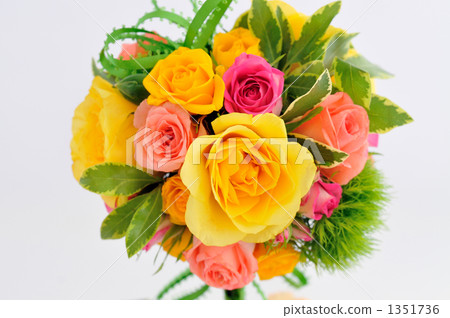 flower arrangement, present, green leaf 1351736