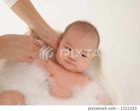Bathing 1352283