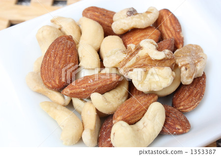 Nuts Nuts 1353387