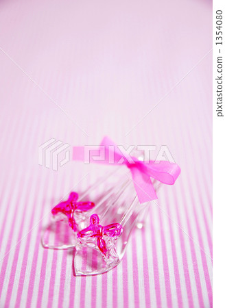 Glass shoe slant 2 1354080