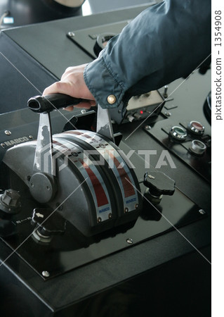 Hand to steer 1354908