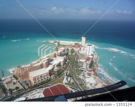 Aerial view of Cancun from helicopter 1355124