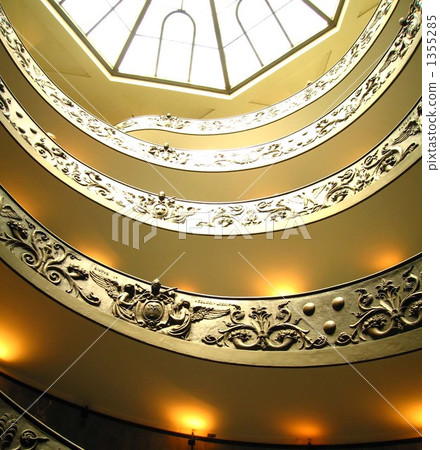 從螺旋上方的天空之光 1355285