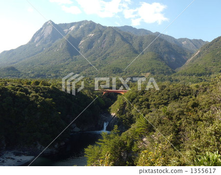 Yakushima Trocke Waterfall and Motchomdake 1355617
