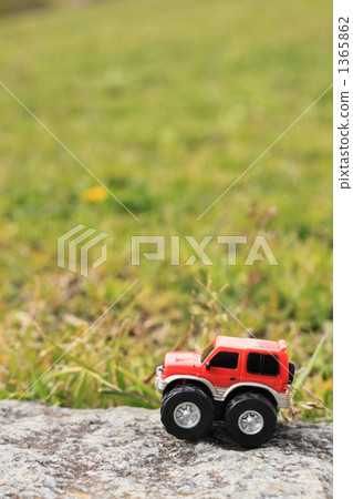 紅色的小汽車 模型 戶外 1365862