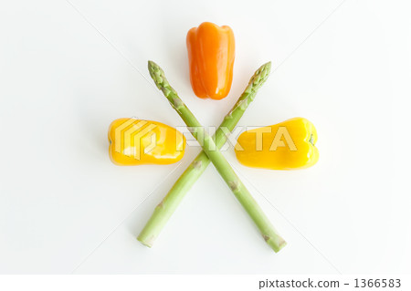 顏色辣椒和蘆筍 顏色辣椒和蘆筍 1366583