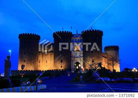 Nuovo Castle 1371092