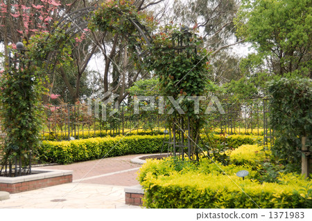 British style garden entrance British style garden entrance 1371983