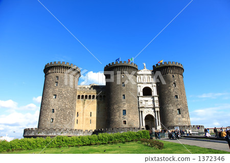 Nuovo Castle 1372346