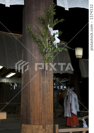 pillar, miko, priestess 1374532