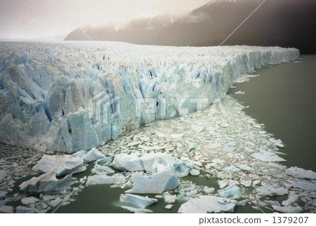 Pelitomo Leno glacier in Argentina Pelitomo Leno glacier in Argentina 1379207