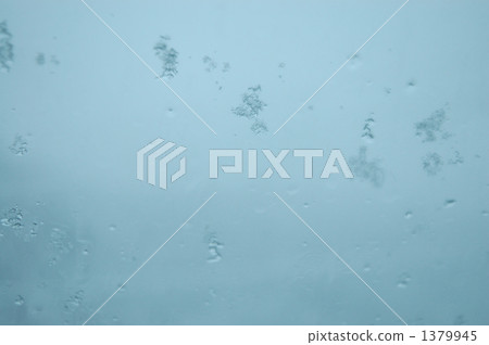 雪落在窗戶上 雪落在窗戶上 1379945
