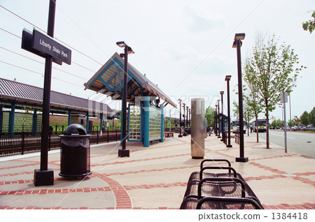 Hudson bargain light rail, Liberty State Park station Hudson bargain light rail, Liberty State Park station 1384418