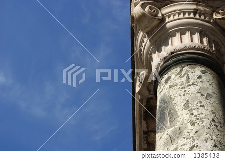 Topkapi Palace Pillar 1385438