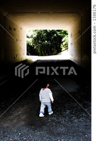 隧道 兒童 孩子 1386176