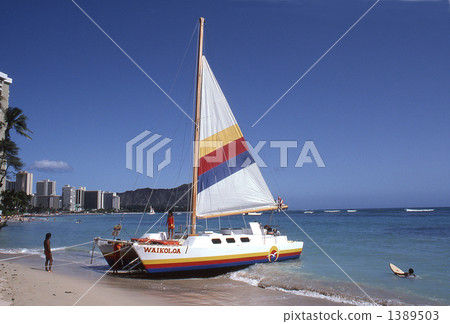 威基基海灘和遊艇 1389503