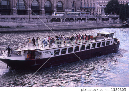 塞納河上的遊輪 塞納河上的遊輪 1389805