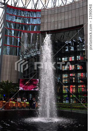 Fountain of Sony Center 1390048