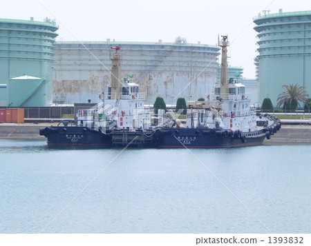 oil tank, tug boat, yellow-green 1393832