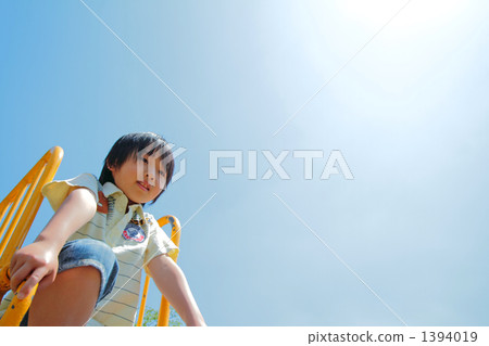 Slide and child 1394019