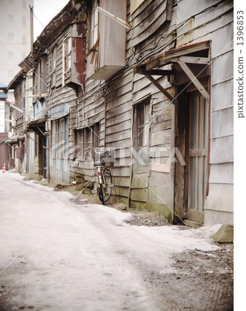 Tenement house 1396853