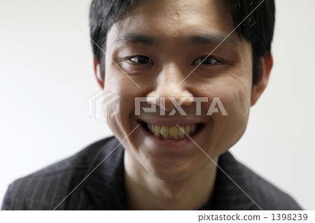 一個微笑的人 一個微笑的人 1398239