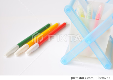 Pen stand and color pen 1398744