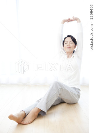 Middle women of sportswear 1399495