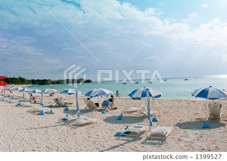 Remnant beach (Okinawa) 1399527