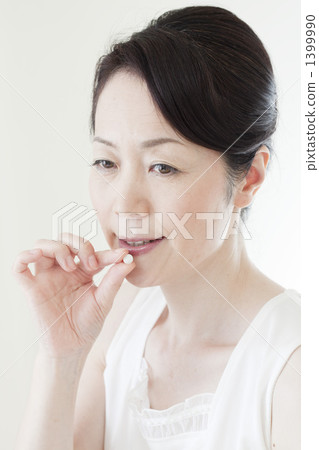 Middleweight drinking medicine Middleweight drinking medicine 1399990