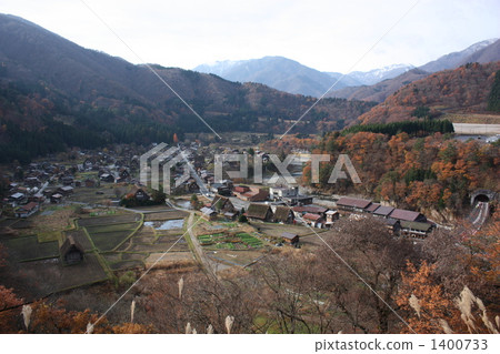 Late fall, Shirakawago distant view Late fall, Shirakawago distant view 1400733