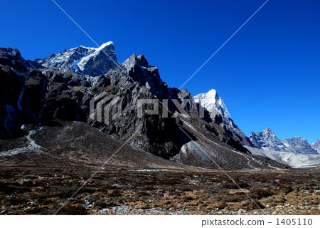 road to everest, sagarmatha national park, nepal 1405110