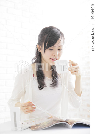 female, lady, woman 1406446