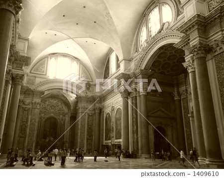 The church where ancient Rome remains 1409610