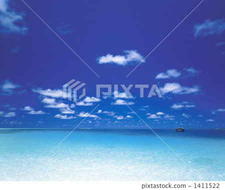 Emerald Blue Sea and blue sky Emerald Blue Sea and blue sky 1411522