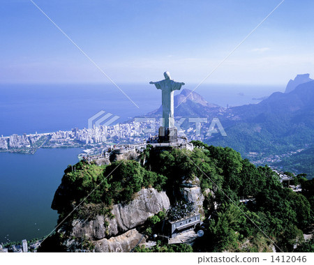 Christ statue of Corcovado hills 1412046