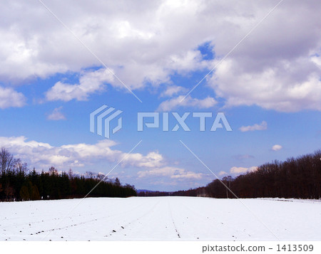 Hokkaido Suginbara Village in early spring 1413509