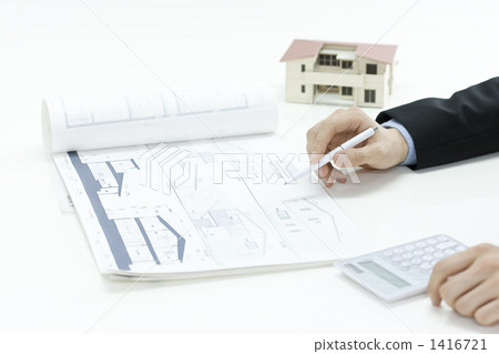 Salesman who explains the house Salesman who explains the house 1416721