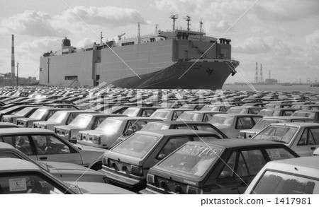 At Nagoya port · car pier Showa 59 years At Nagoya port · car pier Showa 59 years 1417981