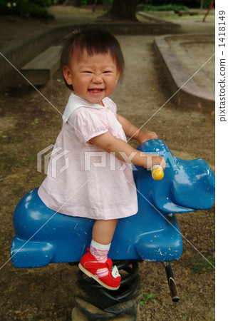 女孩騎著河馬 女孩騎著河馬 1418149