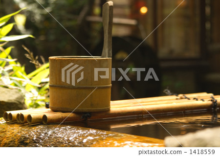 Hydrangea (pot) and water mill Hydrangea (pot) and water mill 1418559