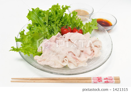在夏天，冷豬肉涮鍋一直在。 1421315