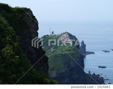 It is a god priest which is in Shakotan Peninsula of Hokkaido. 1424861