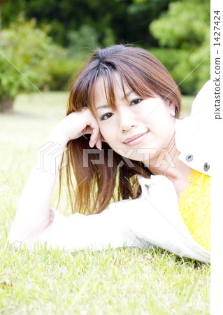 lay down, lie down, portrait 1427424