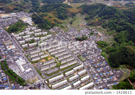 Aerial photograph of multi-family residence in Kashihara city 1428611