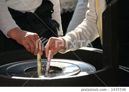 點燃香火棒 1435596